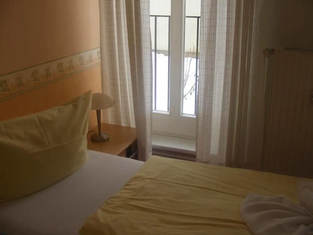 Pension Tempelhof Berlin Almanya