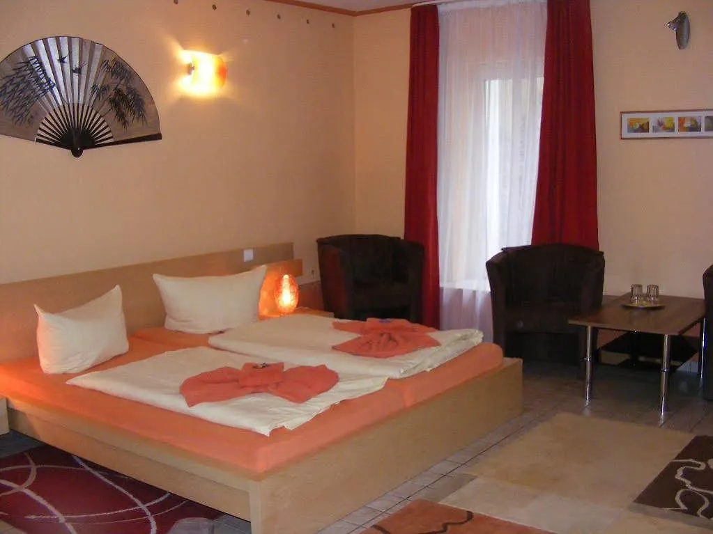Pension Tempelhof Berlin 2*,  Almanya