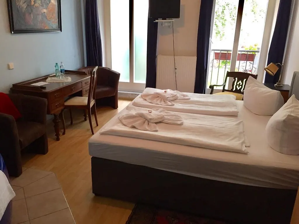 Bed & Breakfast Pension Tempelhof Berlín
